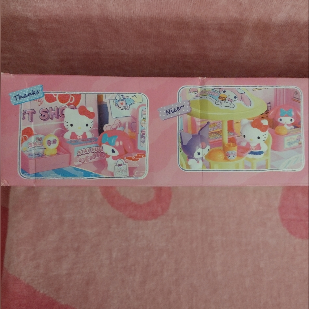EXCLUSIVE - Hello Kitty Officially Licensed Shopping Mall Playset - Picture 10 of 14